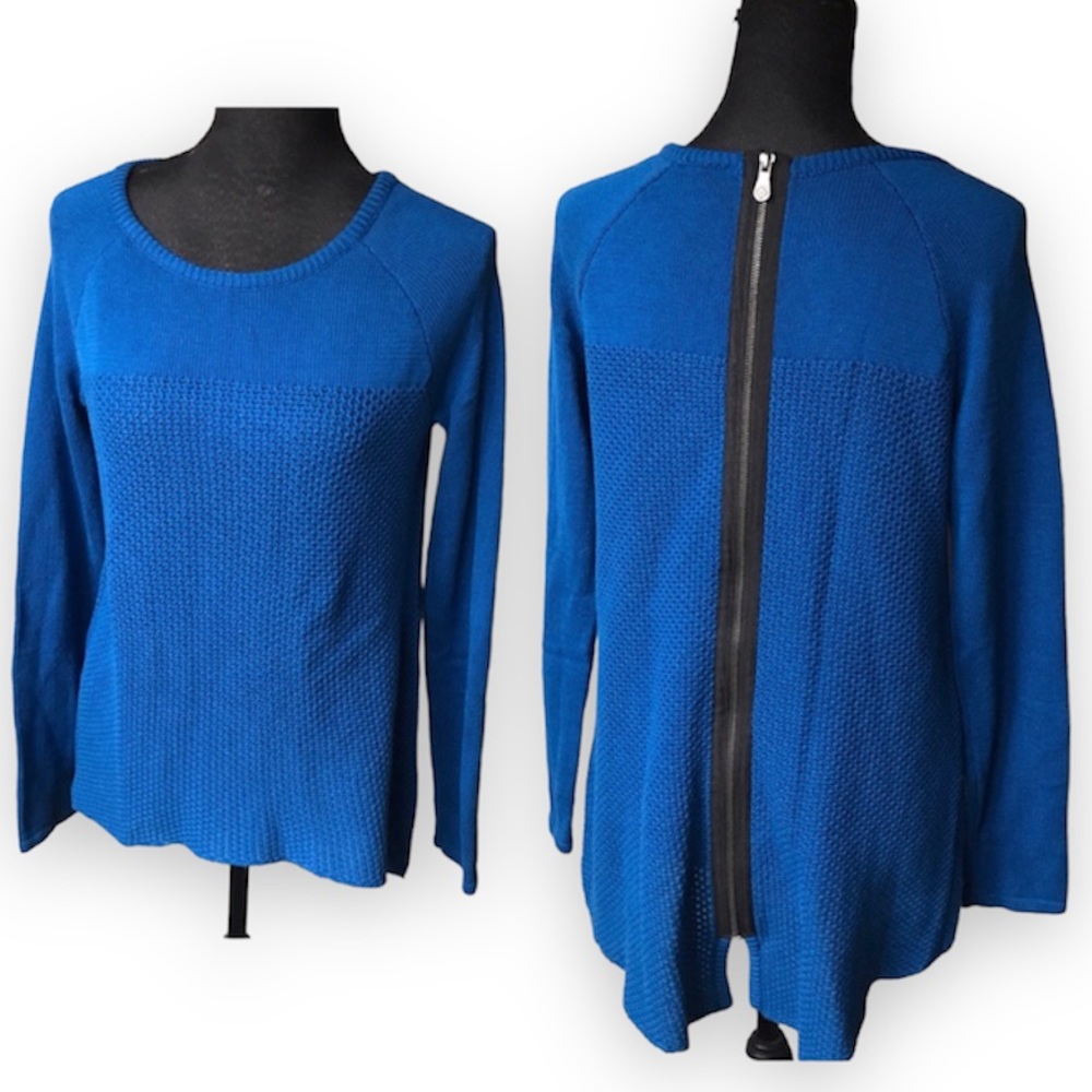 Nicole Miller Blue zip back high low knit sweater